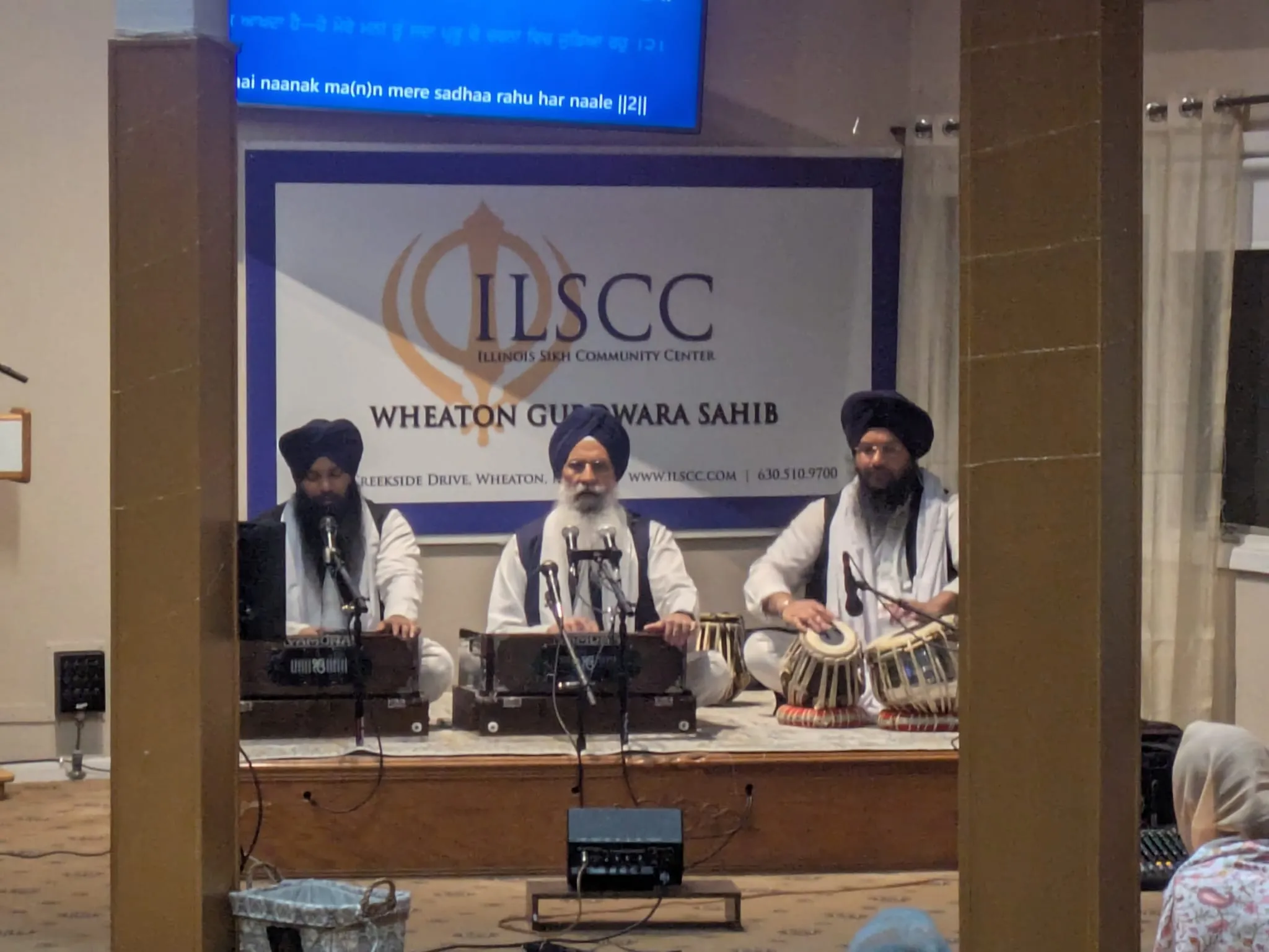 Kirtani jatha performing kirtan in the Darbar hall